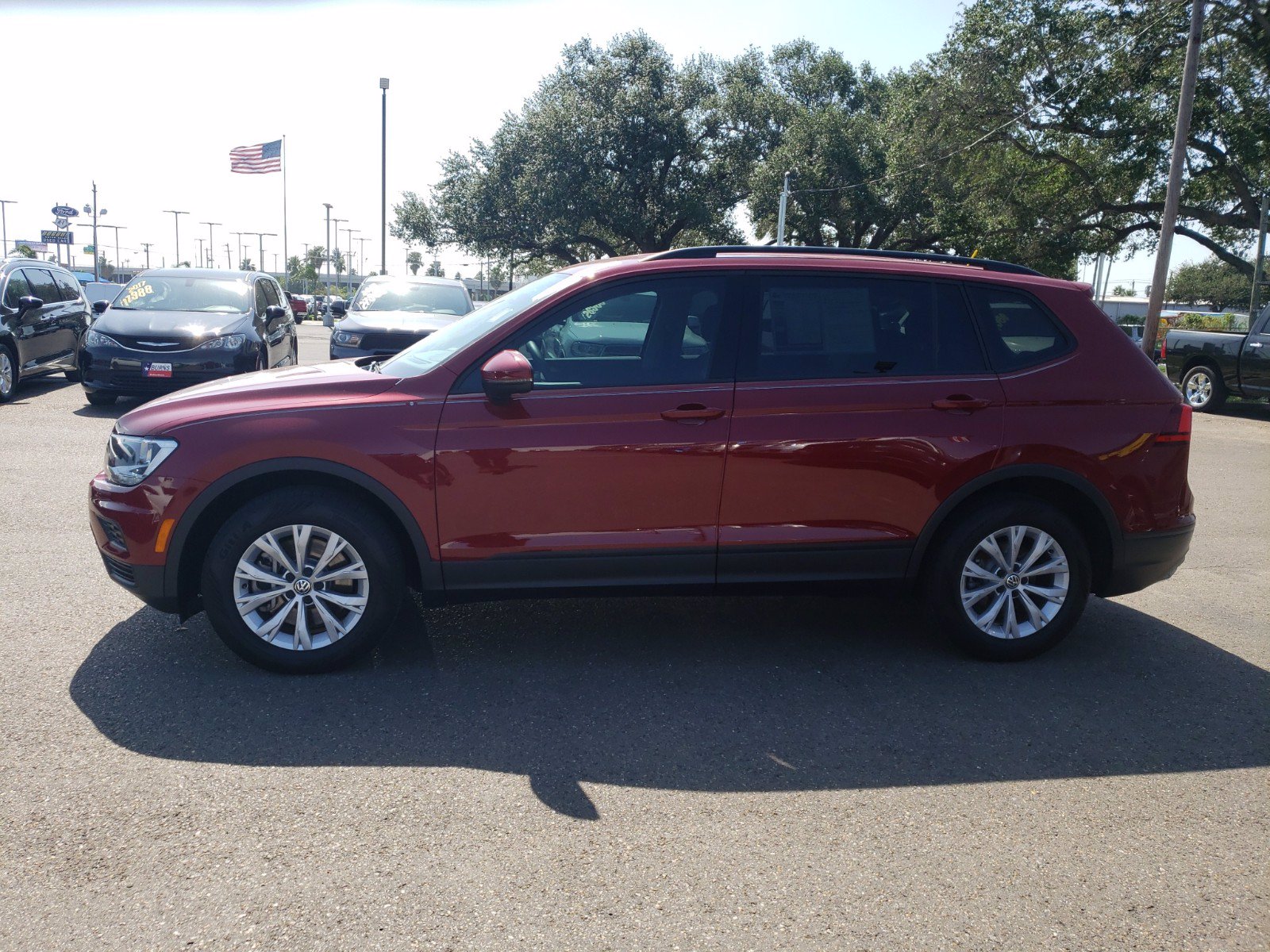 Pre-Owned 2019 Volkswagen Tiguan S